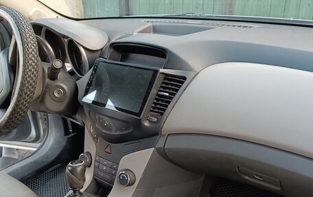 Chevrolet Cruze II, 2010 год, 370 000 рублей, 3 фотография