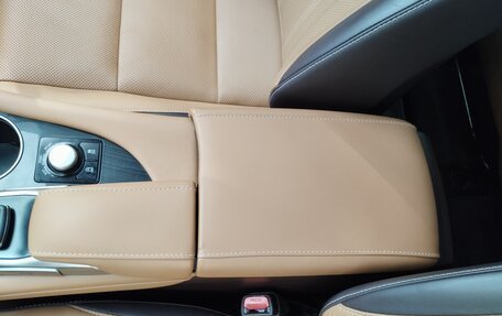 Lexus RX IV рестайлинг, 2018 год, 3 100 000 рублей, 20 фотография
