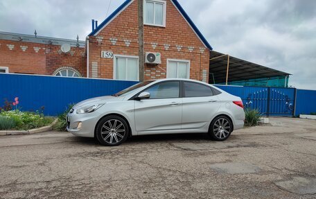 Hyundai Solaris II рестайлинг, 2012 год, 920 000 рублей, 2 фотография