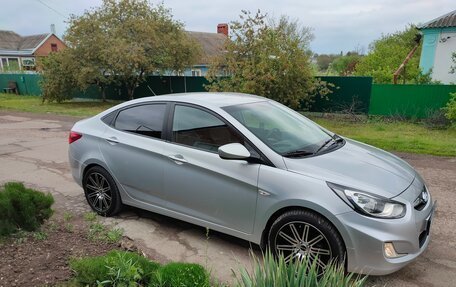 Hyundai Solaris II рестайлинг, 2012 год, 920 000 рублей, 6 фотография