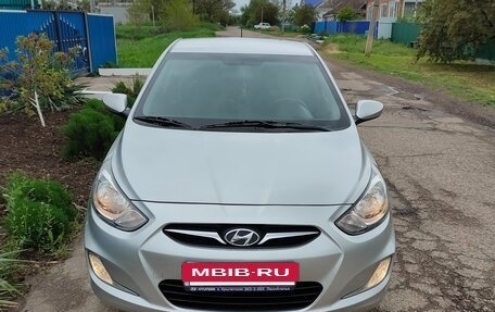 Hyundai Solaris II рестайлинг, 2012 год, 920 000 рублей, 7 фотография