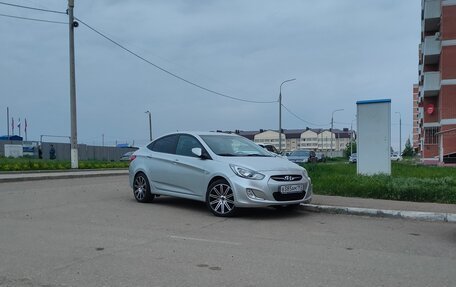 Hyundai Solaris II рестайлинг, 2012 год, 920 000 рублей, 9 фотография