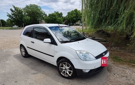 Ford Fiesta, 2005 год, 290 000 рублей, 2 фотография