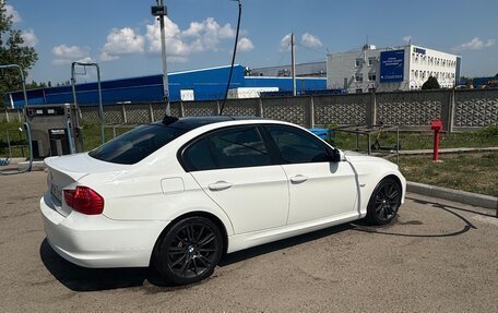 BMW 3 серия, 2011 год, 1 750 000 рублей, 3 фотография