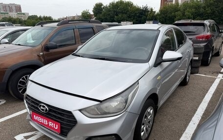 Hyundai Solaris II рестайлинг, 2017 год, 800 000 рублей, 1 фотография
