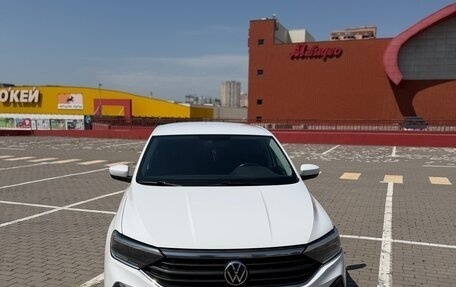 Volkswagen Polo VI (EU Market), 2022 год, 1 620 000 рублей, 2 фотография