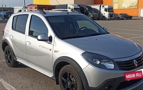 Renault Sandero I, 2013 год, 770 000 рублей, 2 фотография