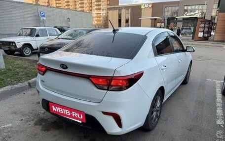 KIA Rio IV, 2018 год, 900 000 рублей, 4 фотография