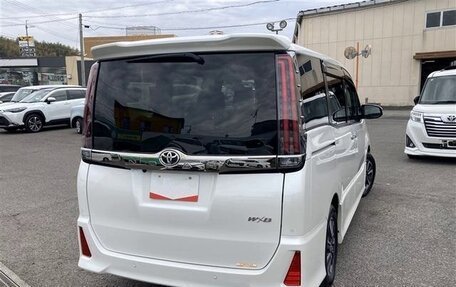 Toyota Noah III, 2021 год, 1 807 000 рублей, 3 фотография