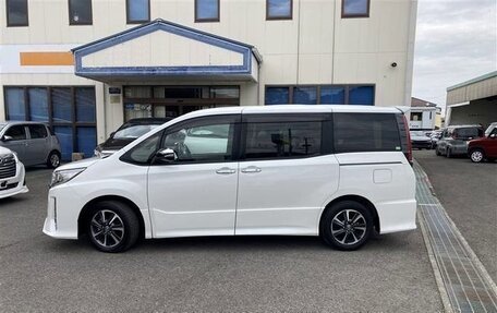 Toyota Noah III, 2021 год, 1 807 000 рублей, 4 фотография