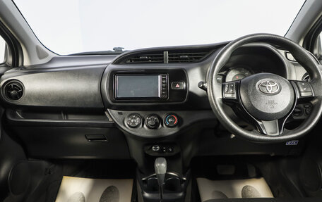Toyota Vitz, 2018 год, 1 199 000 рублей, 9 фотография