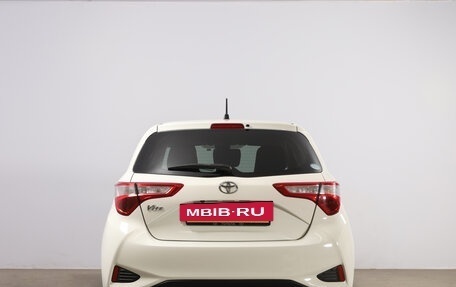 Toyota Vitz, 2018 год, 1 199 000 рублей, 6 фотография