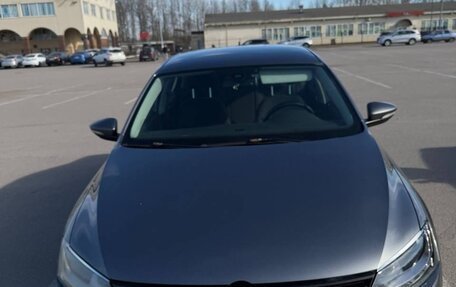 Volkswagen Jetta VI, 2014 год, 1 050 000 рублей, 2 фотография