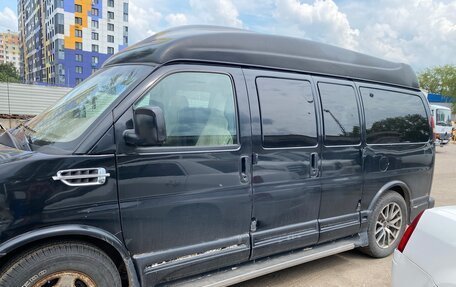 GMC Savana I, 2004 год, 1 290 000 рублей, 5 фотография