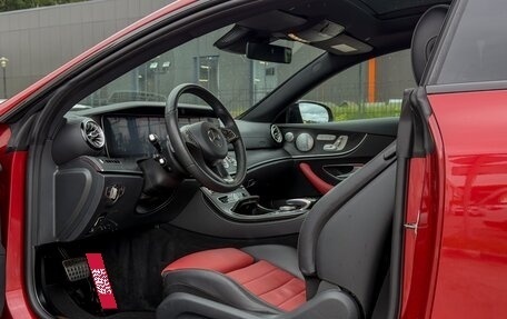 Mercedes-Benz E-Класс, 2018 год, 4 770 000 рублей, 23 фотография