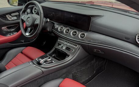 Mercedes-Benz E-Класс, 2018 год, 4 770 000 рублей, 29 фотография