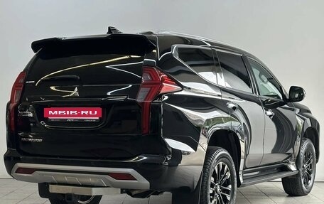 Mitsubishi Montero Sport, 2022 год, 3 990 000 рублей, 6 фотография