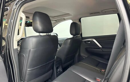 Mitsubishi Montero Sport, 2022 год, 3 990 000 рублей, 29 фотография