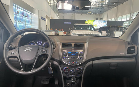 Hyundai Solaris II рестайлинг, 2015 год, 1 170 000 рублей, 9 фотография