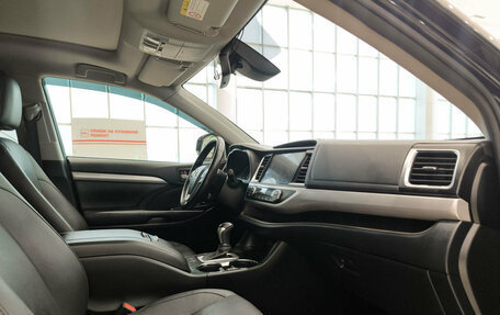 Toyota Highlander III, 2021 год, 4 099 000 рублей, 13 фотография