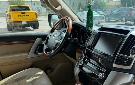 Toyota Land Cruiser 200, 2012 год, 3 100 000 рублей, 7 фотография