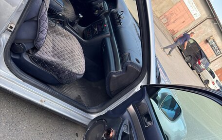 Audi A4, 2000 год, 300 000 рублей, 11 фотография