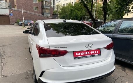 Hyundai Solaris II рестайлинг, 2021 год, 1 200 000 рублей, 1 фотография