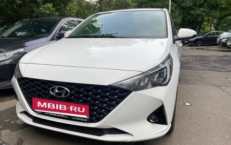 Hyundai Solaris II рестайлинг, 2021 год, 1 200 000 рублей, 3 фотография