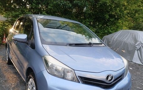 Toyota Vitz, 2013 год, 750 000 рублей, 1 фотография