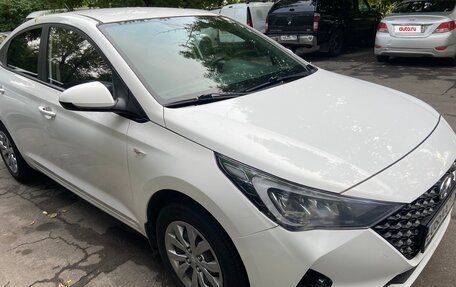 Hyundai Solaris II рестайлинг, 2021 год, 1 200 000 рублей, 4 фотография
