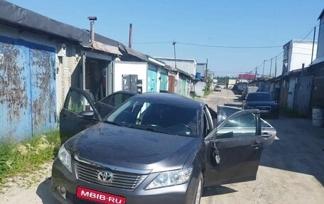 Toyota Camry, 2014 год, 550 000 рублей, 1 фотография