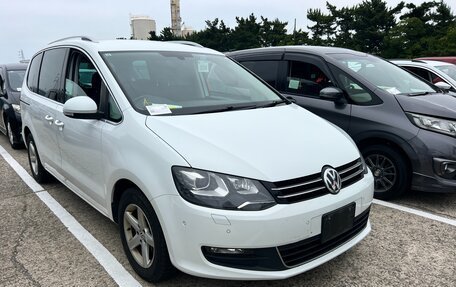 Volkswagen Sharan II, 2017 год, 1 100 000 рублей, 1 фотография