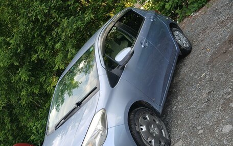 Toyota Vitz, 2013 год, 750 000 рублей, 3 фотография