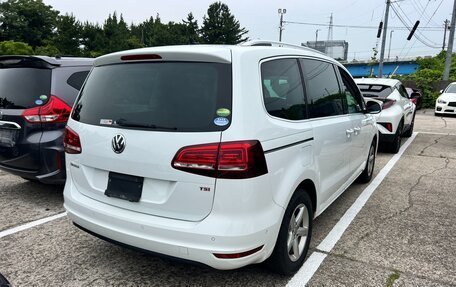 Volkswagen Sharan II, 2017 год, 1 100 000 рублей, 2 фотография