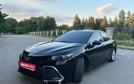 Toyota Camry, 2021 год, 2 640 000 рублей, 5 фотография