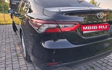 Toyota Camry, 2021 год, 2 640 000 рублей, 2 фотография
