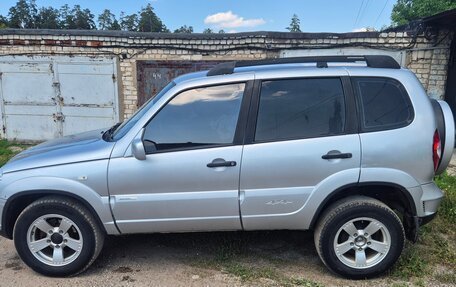 Chevrolet Niva I рестайлинг, 2011 год, 450 000 рублей, 3 фотография