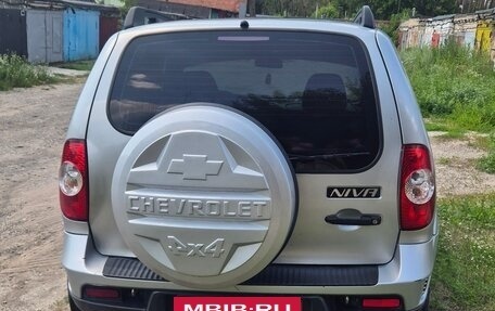 Chevrolet Niva I рестайлинг, 2011 год, 450 000 рублей, 4 фотография