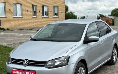 Volkswagen Polo VI (EU Market), 2011 год, 920 000 рублей, 2 фотография