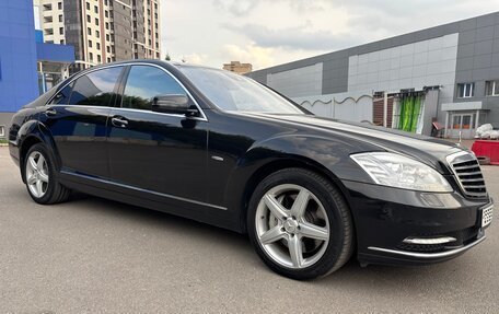 Mercedes-Benz S-Класс, 2011 год, 1 800 000 рублей, 3 фотография