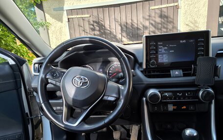 Toyota RAV4, 2021 год, 2 830 000 рублей, 5 фотография