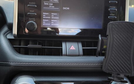 Toyota RAV4, 2021 год, 2 830 000 рублей, 8 фотография