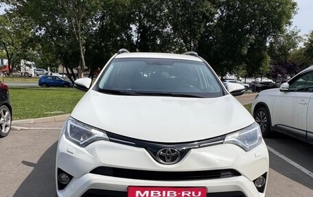 Toyota RAV4, 2015 год, 1 950 000 рублей, 1 фотография