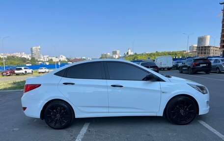 Hyundai Solaris II рестайлинг, 2015 год, 790 000 рублей, 5 фотография