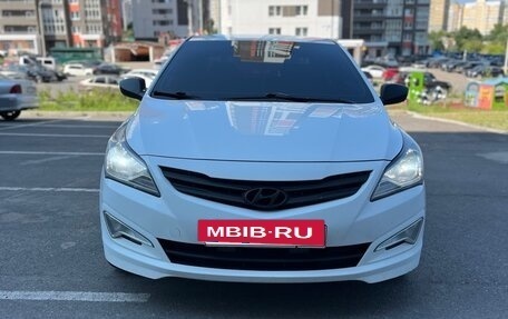 Hyundai Solaris II рестайлинг, 2015 год, 790 000 рублей, 2 фотография