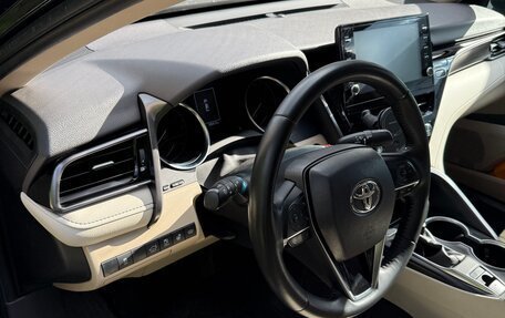 Toyota Camry, 2021 год, 2 800 000 рублей, 3 фотография