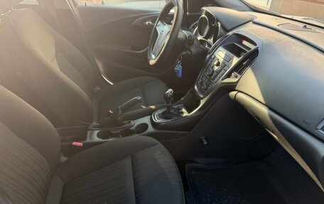 Opel Astra J, 2012 год, 620 000 рублей, 13 фотография
