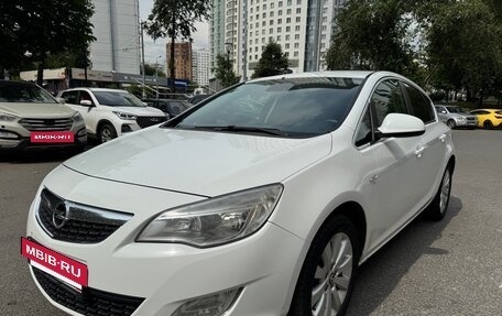 Opel Astra J, 2010 год, 545 000 рублей, 3 фотография
