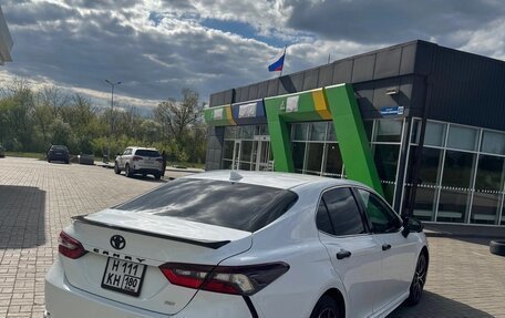 Toyota Camry, 2021 год, 2 650 000 рублей, 3 фотография