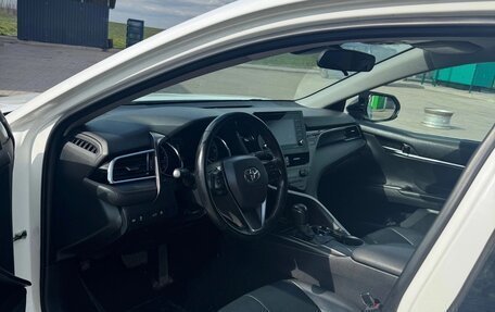 Toyota Camry, 2021 год, 2 650 000 рублей, 5 фотография
